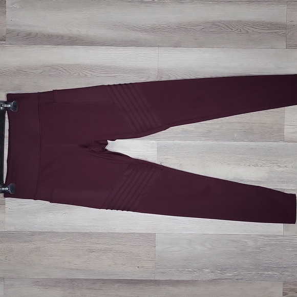 🛍Fila Sport Womens Medium Burgundy Leggings Ribbed‎ Stretch Pockets Activewear - Picture 1 of 7